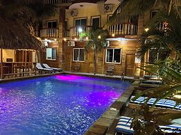 Tropical Palace Hotel