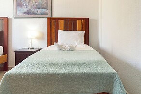 Tropical Palace Hotel