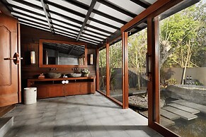 Villa Leona by Nakula