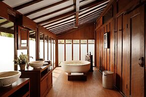 Villa Leona by Nakula