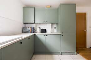 The Walworth Hideout - Elegant 2bdr Flat