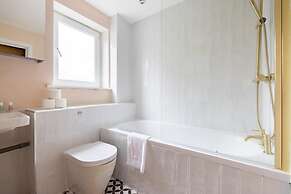 The Walworth Hideout - Elegant 2bdr Flat