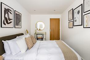 The Walworth Hideout - Elegant 2bdr Flat