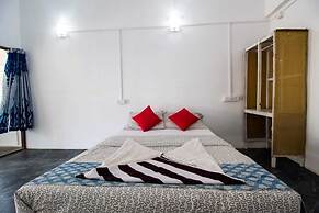 Cafe Del Mar Cottages And Rooms