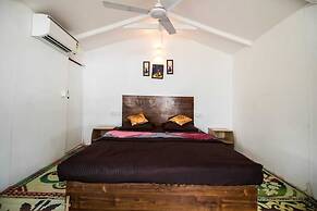 Cafe Del Mar Cottages And Rooms