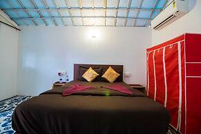 Cafe Del Mar Cottages And Rooms