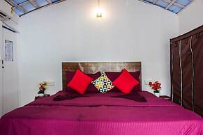 Cafe Del Mar Cottages And Rooms