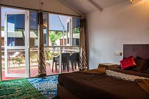 Cafe Del Mar Cottages And Rooms