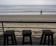 Cafe Del Mar Cottages And Rooms