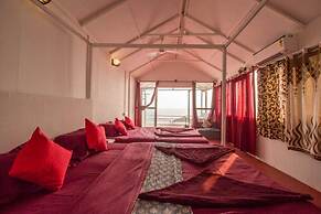 Cafe Del Mar Cottages And Rooms