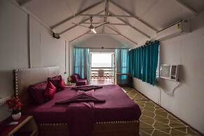 Cafe Del Mar Cottages And Rooms