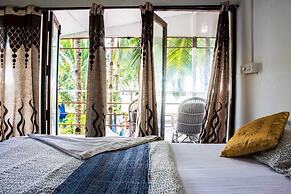 Cafe Del Mar Cottages And Rooms