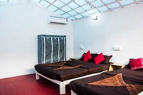 Cafe Del Mar Cottages And Rooms