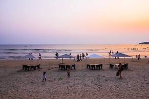 Cafe Del Mar Cottages And Rooms