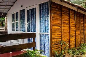 Cafe Del Mar Cottages And Rooms