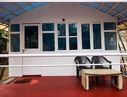 Cafe Del Mar Cottages And Rooms