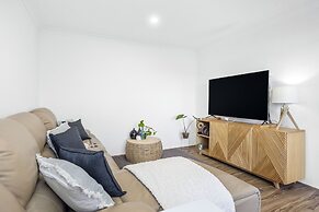 Perth Airport Hideaway