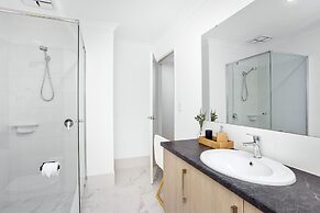 Perth Airport Hideaway