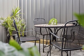 Perth Airport Hideaway