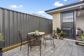 Perth Airport Hideaway