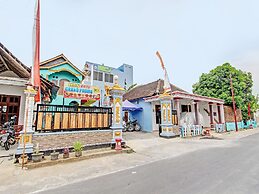 SPOT ON 93317 Wisma Ratu Syariah