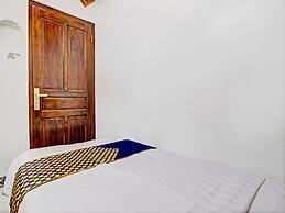 SPOT ON 93317 Wisma Ratu Syariah