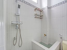 SPOT ON 93317 Wisma Ratu Syariah