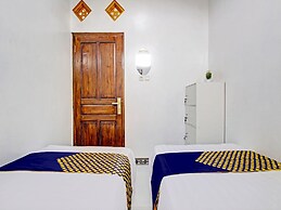 SPOT ON 93317 Wisma Ratu Syariah