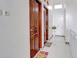 SPOT ON 93317 Wisma Ratu Syariah