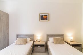 Villa Swieqi with shared room nb3