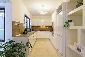 Villa Swieqi with shared room nb3