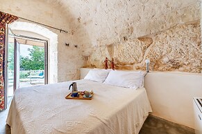 Lamia Paradiso With Pool