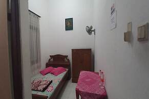 SPOT ON 93324 Hadi Homestay Syariah