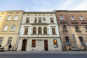 Central Kraków Apartment by Renters