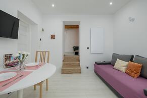 Central Kraków Apartment by Renters