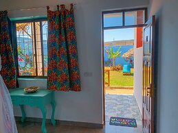 PINEAPPLE HOUSE