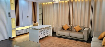 Luxurious 3-bhk Highly Secured & Close to Airport