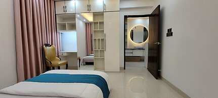 Luxurious 3-bhk Highly Secured & Close to Airport