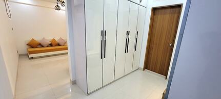 Luxurious 3-bhk Highly Secured & Close to Airport