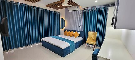 Luxurious 3-bhk Highly Secured & Close to Airport