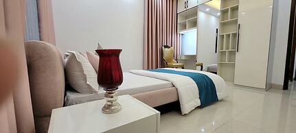 Luxurious 3-bhk Highly Secured & Close to Airport