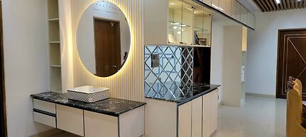 Luxurious 3-bhk Highly Secured & Close to Airport