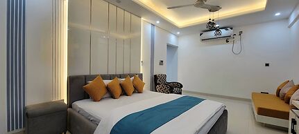 Luxurious 3-bhk Highly Secured & Close to Airport