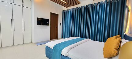 Luxurious 3-bhk Highly Secured & Close to Airport