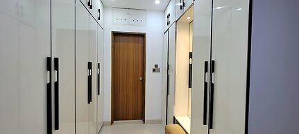 Luxurious 3-bhk Highly Secured & Close to Airport