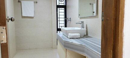 Luxurious 3-bhk Highly Secured & Close to Airport