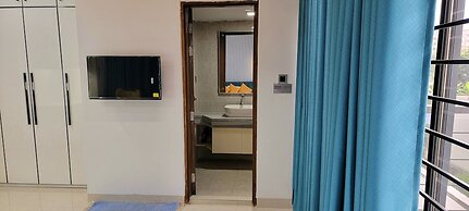 Luxurious 3-bhk Highly Secured & Close to Airport