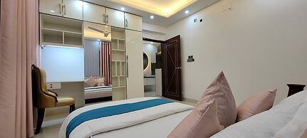 Luxurious 3-bhk Highly Secured & Close to Airport