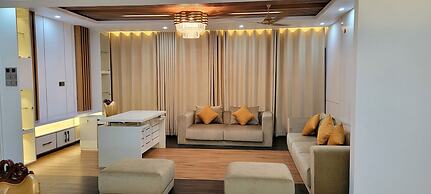 Luxurious 3-bhk Highly Secured & Close to Airport