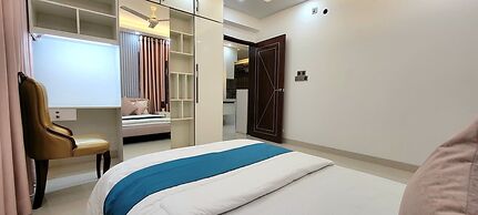 Luxurious 3-bhk Highly Secured & Close to Airport